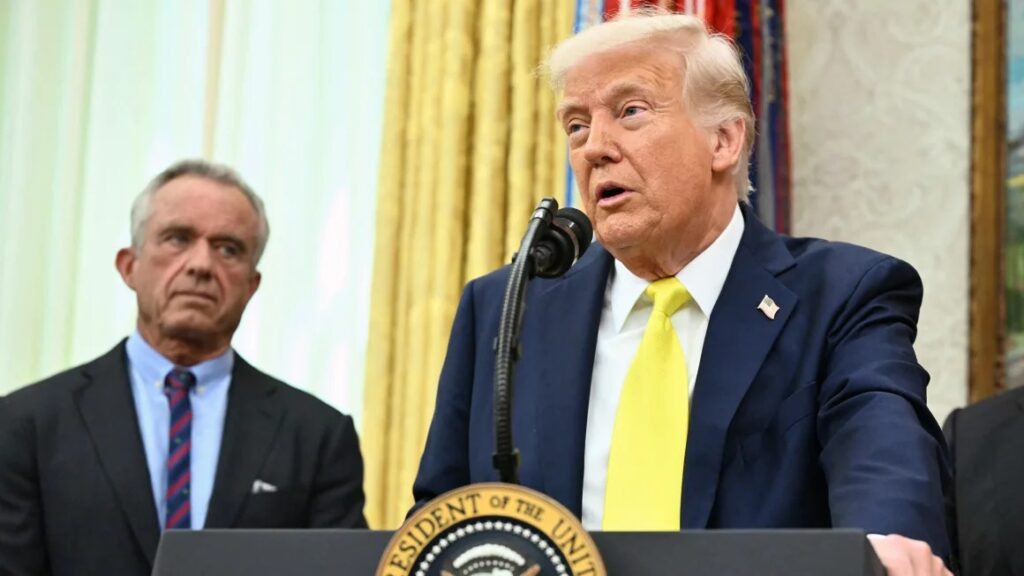RFK Jr. Diuntungkan Sikap Baru Trump Terkait Obamacare