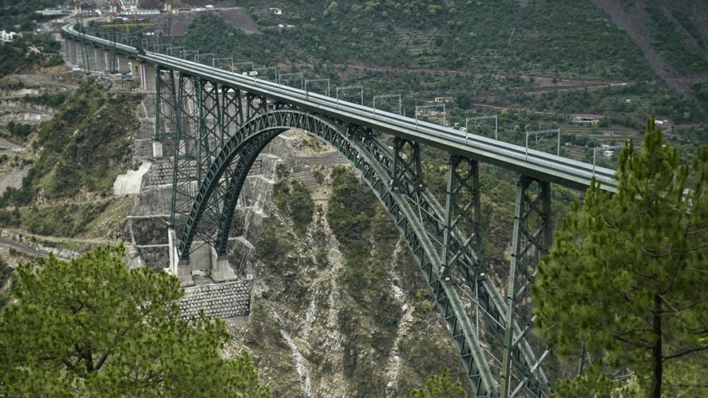 Jembatan Kereta Tertinggi Di Dunia Resmikan Oleh India